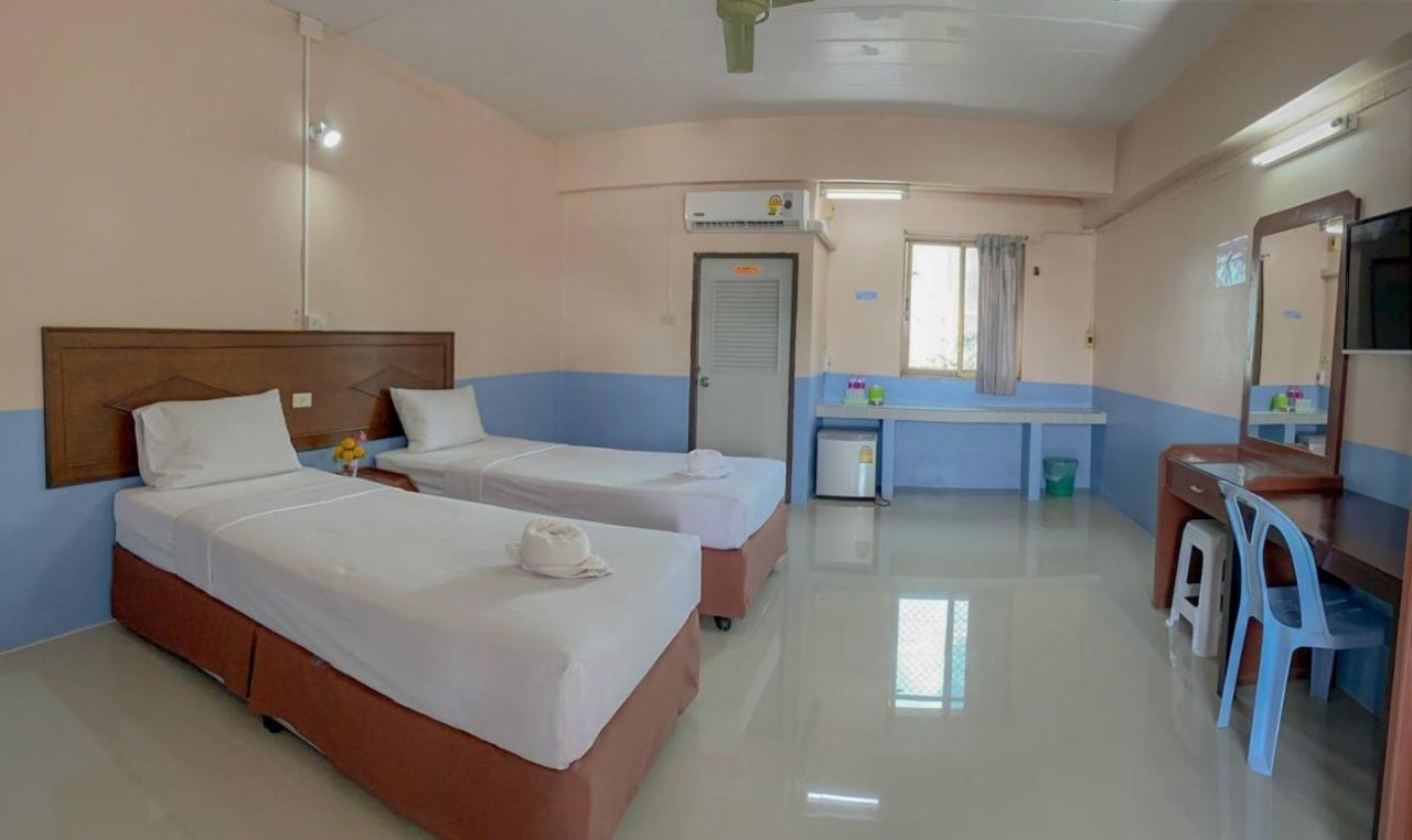 Station Hotel Trang Bagian luar foto